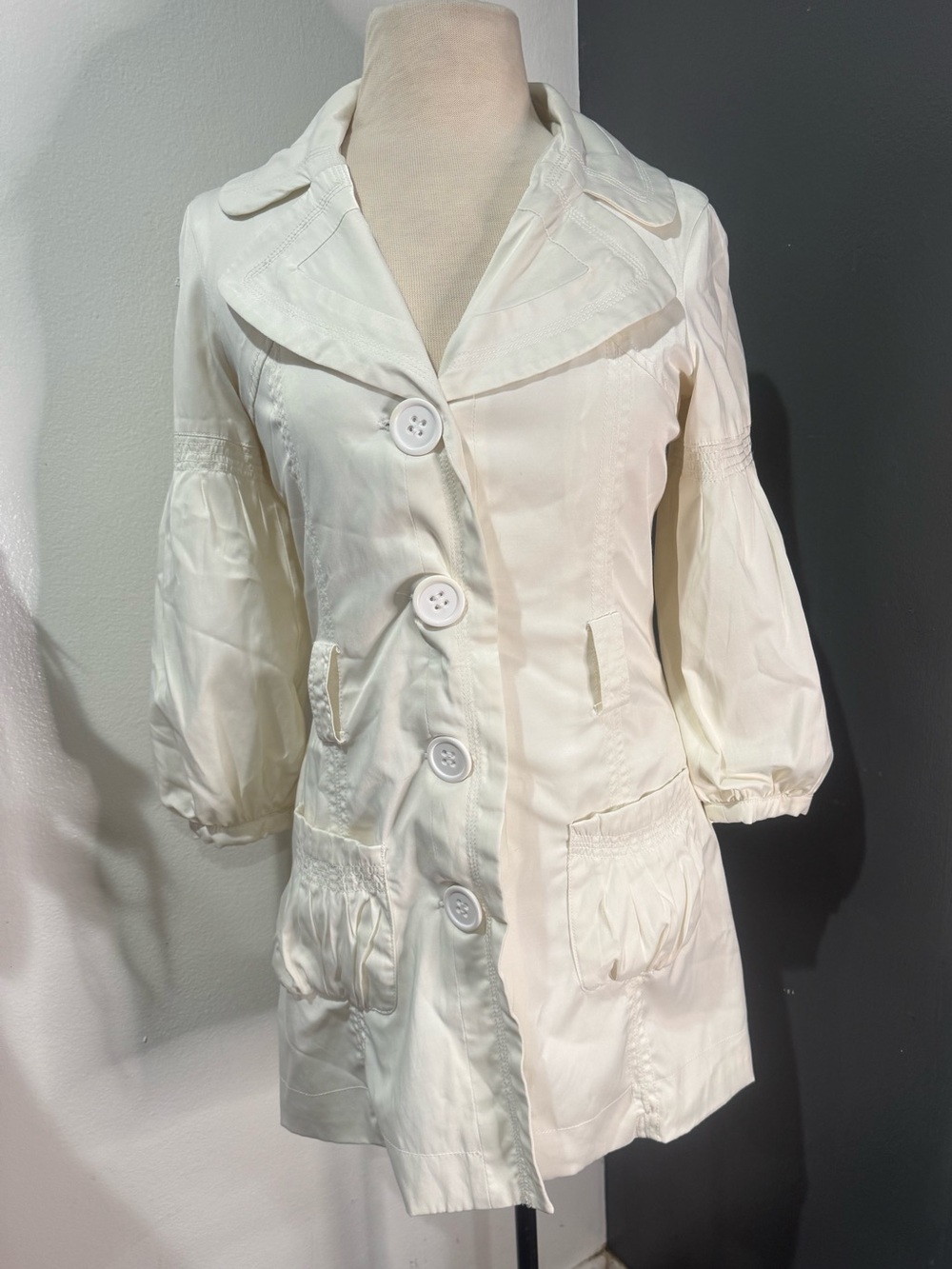 Guess Cream Button-Front Lightweight Trench Coat